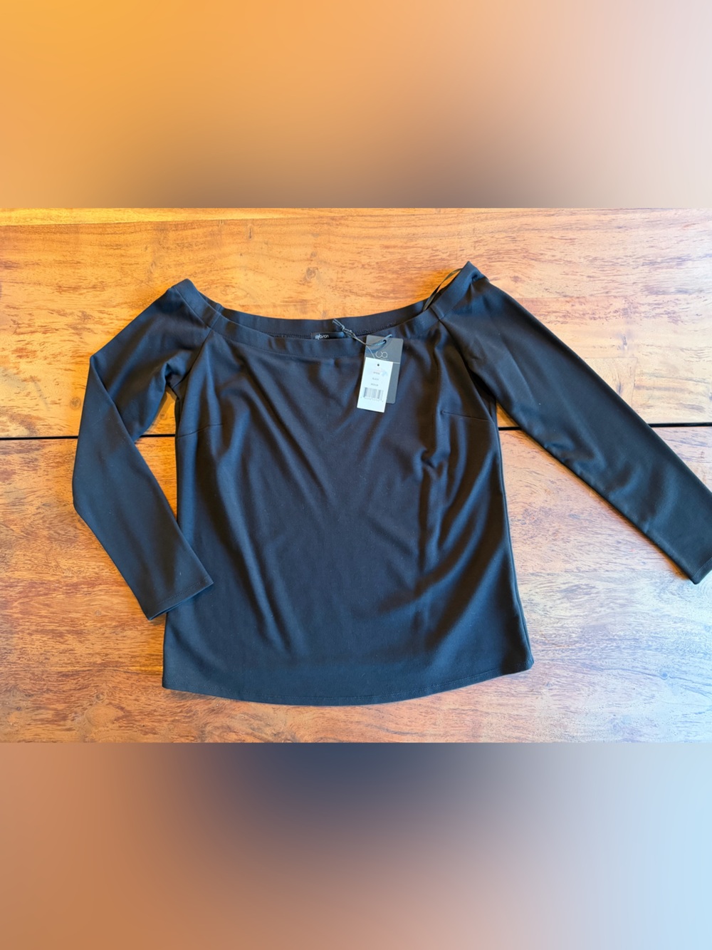 Gibson Slim Black Long-Sleeve Tee Off the Shoulder